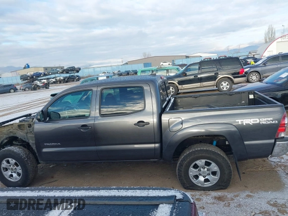 2015 Toyota Tacoma z VIN 3TMLU4EN8FM177785, wystawiony jako IAAI lot #41082160 z przebiegiem 156 761 mil mil oraz . Historia ofert i sprzedaży dostępna na DreamBid. Obrazek 15.