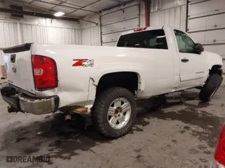 2013 Chevrolet Silverado 1500 LT with VIN 1GCNKSE02DZ169359, listed as a IAAI auction lot 41607634 with 215,431 mi miles. Bid and sale history available at carsss.com. Image 4.