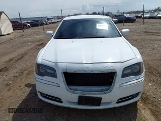 2013 Chrysler 300 S Glacier z VIN 2C3CCAGG1DH739509, wystawiony jako IAAI lot #42016876 z przebiegiem 227 015 mil mil oraz . Historia ofert i sprzedaży dostępna na DreamBid. Obrazek 12.