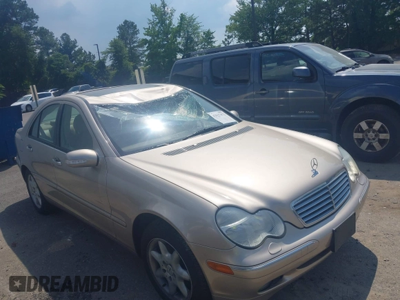 2002 Mercedes-Benz C 230/260/280/320 z VIN WDBRF61J32E005536, wystawiony jako IAAI lot #42527472 z przebiegiem 9 601 mil mil oraz . Historia ofert i sprzedaży dostępna na DreamBid. Obrazek 13.