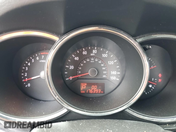 2013 Kia Sorento LX with VIN 5XYKTDA23DG389370, listed as a Copart auction lot 60645535 with 176,393 mi miles and Salvage title. Bid and sale history available at DreamBid. Image 9.