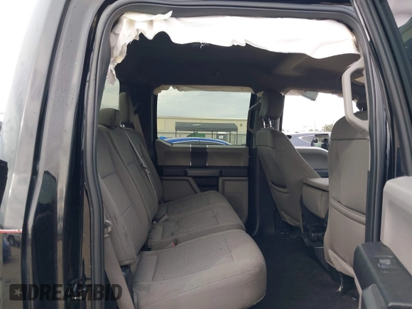 2018 Ford F-150 XL with VIN 1FTEW1CB8JFC47496, listed as a IAAI auction lot 41330632 with 82,308 mi miles. Bid and sale history available at carsss.com. Image 8.
