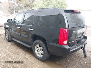 2008 GMC Yukon SLT 4SB with VIN 1GKFC13J18R118629, listed as a IAAI auction lot 41798020 with 215,760 mi miles and . Bid and sale history available at DreamBid. Image 3.