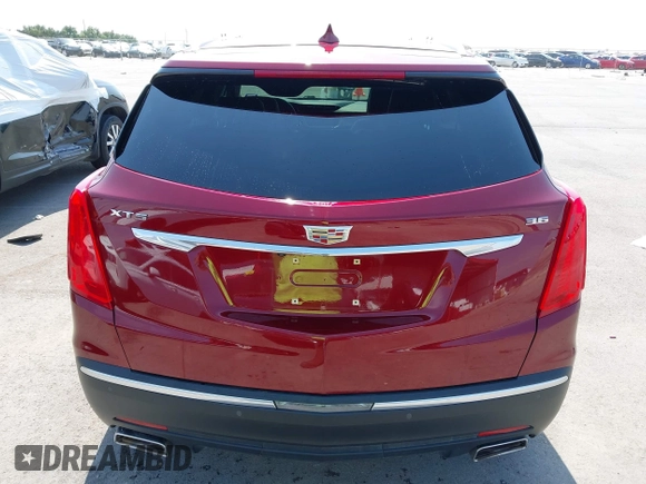 2017 Cadillac XT5 Luxury FWD z VIN 1GYKNBRS4HZ151581, wystawiony jako IAAI lot #42043322 z przebiegiem 120 598 mil mil oraz . Historia ofert i sprzedaży dostępna na DreamBid. Obrazek 17.