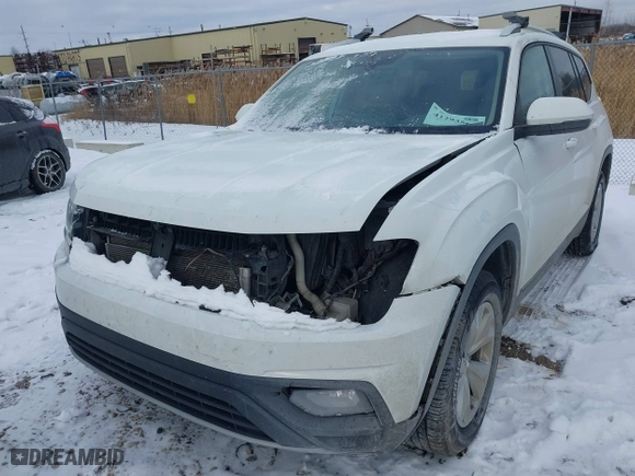 2018 Volkswagen Atlas 3.6L V6 SE with VIN 1V2LR2CA9JC543185, listed as a IAAI auction lot 41293560 with 147,966 mi miles. Bid and sale history available at carsss.com. Image 6.