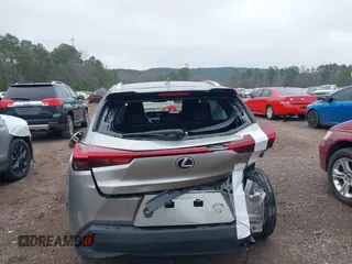 2022 Lexus UX 200 z VIN JTHP3JBH4N2049713, wystawiony jako IAAI lot #41618189 z przebiegiem 40 363 mil mil oraz . Historia ofert i sprzedaży dostępna na DreamBid. Obrazek 16.