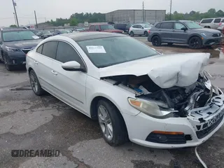 2009 Volkswagen CC Luxury with VIN WVWHL73C39E528446, listed as a IAAI auction lot 42130302 with 231,066 mi miles. Bid and sale history available at carsss.com. Image 1.