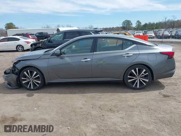 2019 Nissan Altima 2.5 Platinum with VIN 1N4BL4FV1KC104563, listed as a IAAI auction lot 41828774 with 44,006 mi miles. Bid and sale history available at carsss.com. Image 14.