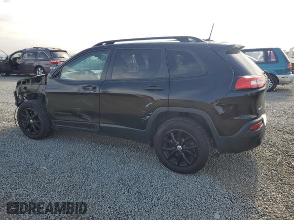 2017 Jeep Cherokee Sport z VIN 1C4PJMAB5HW583337, wystawiony jako Copart lot #58088685 z przebiegiem 130 494 mil mil oraz Szkoda całkowita • Salvage title. Historia ofert i sprzedaży dostępna na DreamBid. Obrazek 2.