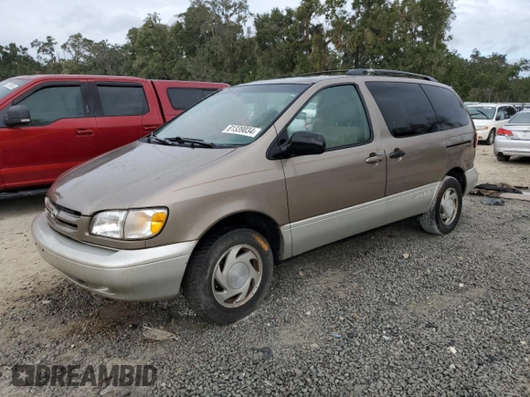 1999 Toyota Sienna LE with VIN 4T3ZF13C9XU167304, listed as a Copart auction lot 81339034 with 173,504 mi miles and Non Repairable. Bid and sale history available at carsss.com. Image 1.