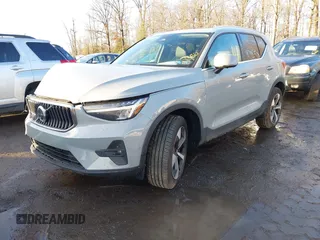 2024 Volvo XC40 Plus Bright Theme with VIN YV4L12UE9R2298185, listed as a IAAI auction lot 41511005 with 21,629 mi miles. Bid and sale history available at carsss.com. Image 17.