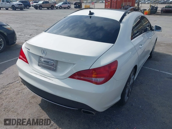2014 Mercedes-Benz CLA 250 z VIN WDDSJ4EB0EN044118, wystawiony jako IAAI lot #42141130 z przebiegiem 76 122 mil mil oraz . Historia ofert i sprzedaży dostępna na DreamBid. Obrazek 4.