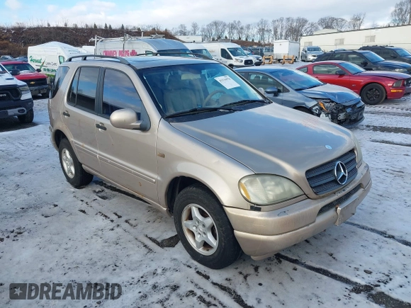 2001 Mercedes-Benz M 320/430/500 with VIN 4JGAB54E91A271230, listed as a IAAI auction lot 41519970 with 229,773 mi miles and . Bid and sale history available at DreamBid. Image 1.