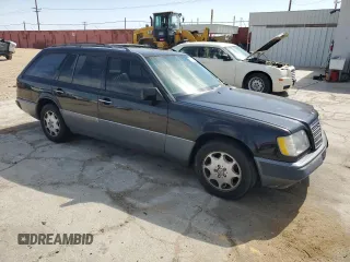 1987 Mercedes-Benz 300 with VIN WDBEB93D1HF041635, listed as a Copart auction lot 53718845 with 285,625 mi miles and Clean Title. Bid and sale history available at DreamBid. Image 4.