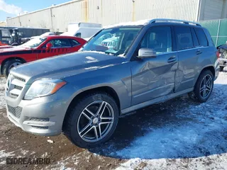 2015 Mercedes-Benz GLK-Class GLK 250 BlueTEC with VIN WDCGG0EB2FG371921, listed as a IAAI auction lot 41632906 with 97,114 mi miles. Bid and sale history available at carsss.com. Image 17.