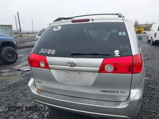 2008 Toyota Sienna XLE with VIN 5TDZK22C78S153388, listed as a IAAI auction lot 41861551 with 227,082 mi miles. Bid and sale history available at carsss.com. Image 16.