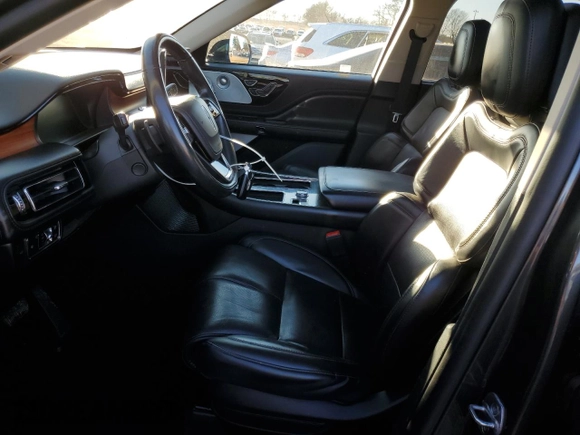 2020 Lincoln Aviator Reserve z VIN 5LM5J7WC0LGL18623, wystawiony jako Copart lot #46533755 z przebiegiem 39 607 mil mil oraz Szkoda całkowita • Salvage title. Historia ofert i sprzedaży dostępna na DreamBid. Obrazek 7.