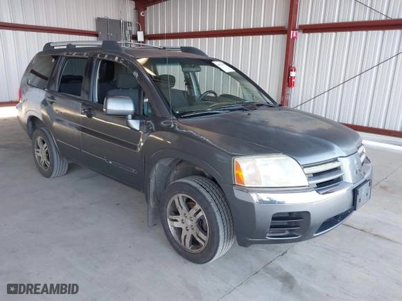 2004 Mitsubishi Endeavor XLS with VIN 4A4MM31S84E003785, listed as a IAAI auction lot 41870074 with 307,610 mi miles. Bid and sale history available at carsss.com. Image 1.
