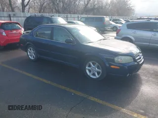 2003 Nissan Maxima SE z VIN JN1DA31D03T513448, wystawiony jako IAAI lot #41680975 z przebiegiem 110 193 mil mil oraz . Historia ofert i sprzedaży dostępna na DreamBid. Obrazek 1.