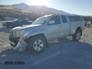 2010 Toyota Tacoma z VIN 5TEUU4EN3AZ722792, wystawiony jako Copart lot #47209655 z przebiegiem 116 393 mil mil oraz Szkoda całkowita • Salvage title. Historia ofert i sprzedaży dostępna na DreamBid. Obrazek 1.