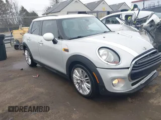 2017 MINI Hardtop 4 Door Cooper with VIN WMWXU1C30H2F78811, listed as a IAAI auction lot 41499475 with 139,523 mi miles. Bid and sale history available at carsss.com. Image 1.
