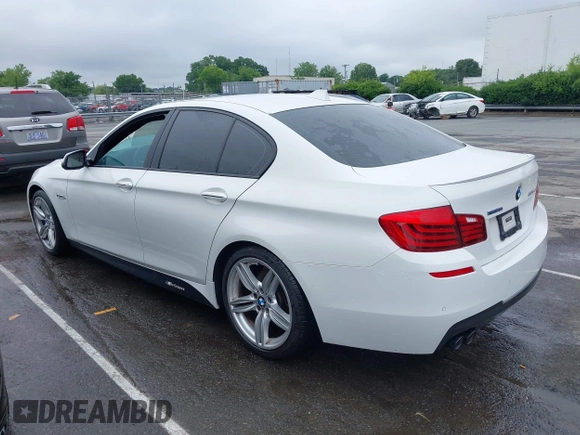 2014 BMW 5 Series 535d z VIN WBAXA5C53ED690727, wystawiony jako IAAI lot #42344800 z przebiegiem 128 153 mil mil oraz . Historia ofert i sprzedaży dostępna na DreamBid. Obrazek 14.