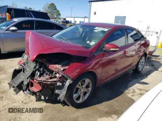 2013 Ford Focus SE z VIN 1FADP3F27DL193927, wystawiony jako Copart lot #40043564 z przebiegiem 192 510 mil mil oraz Czysty tytuł • Clean title. Historia ofert i sprzedaży dostępna na DreamBid. Obrazek 1.