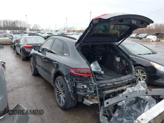 2018 Porsche Macan Turbo z VIN WP1AF2A59JLB71496, wystawiony jako IAAI lot #41479669 z przebiegiem 88 528 mil mil oraz . Historia ofert i sprzedaży dostępna na DreamBid. Obrazek 3.