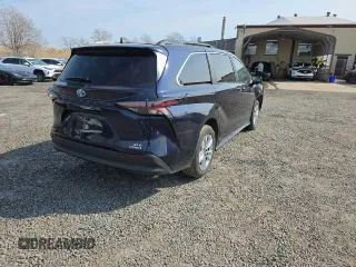2024 Toyota Sienna XLE with VIN 5TDJSKFC3RS129744, listed as a Copart auction lot 48177895 with 9,224 mi miles and Salvage Title. Bid and sale history available at DreamBid. Image 4.