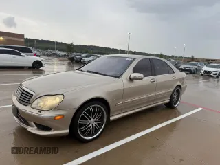 2005 Mercedes-Benz S 55 AMG z VIN WDBNG74J05A453371, wystawiony jako Copart lot #60742615 z przebiegiem 123 619 mil mil oraz Czysty tytuł • Clean title. Historia ofert i sprzedaży dostępna na DreamBid. Obrazek 2.