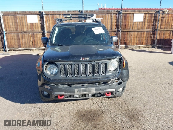 2018 Jeep Renegade Trailhawk with VIN ZACCJBCB4JPJ00887, listed as a IAAI auction lot 40981104 with 99,983 mi miles. Bid and sale history available at carsss.com. Image 12.
