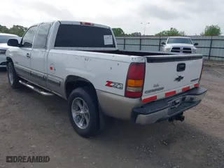 2002 Chevrolet Silverado 1500 LT with VIN 2GCEK19T821377914, listed as a IAAI auction lot 41955722 with 197,892 mi miles. Bid and sale history available at carsss.com. Image 3.
