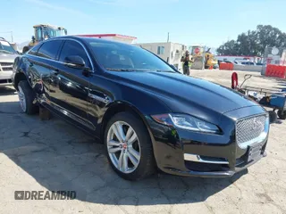 2016 Jaguar XJ Portfolio z VIN SAJWA2G79G8V93196, wystawiony jako IAAI lot #41858893 z przebiegiem 64 581 mil mil oraz . Historia ofert i sprzedaży dostępna na DreamBid. Obrazek 1.