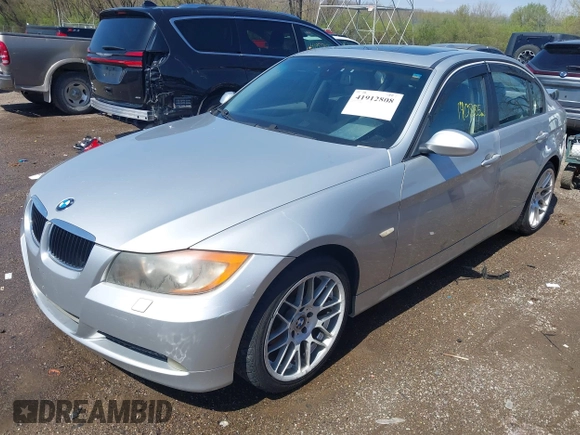 2006 BMW 3 Series 325i z VIN WBAVB13556PT00062, wystawiony jako IAAI lot #41912808 z przebiegiem 190 885 mil mil oraz . Historia ofert i sprzedaży dostępna na DreamBid. Obrazek 17.