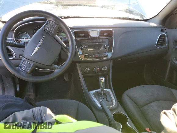2014 Chrysler 200 LX with VIN 1C3CCBAG8EN172139, listed as a Copart auction lot 87278814 with 140,186 mi miles and Salvage Title. Bid and sale history available at carsss.com. Image 8.