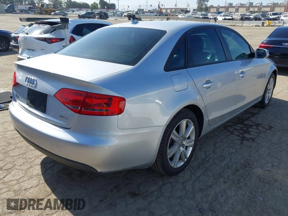 2011 Audi A4 Premium z VIN WAUAFAFL0BN039748, wystawiony jako IAAI lot #42323530 z przebiegiem 152 038 mil mil oraz . Historia ofert i sprzedaży dostępna na DreamBid. Obrazek 4.