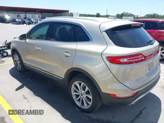 2017 Lincoln MKC Select z VIN 5LMCJ2C91HUL52596, wystawiony jako IAAI lot #42247931 z przebiegiem 81 126 mil mil oraz . Historia ofert i sprzedaży dostępna na DreamBid. Obrazek 3.