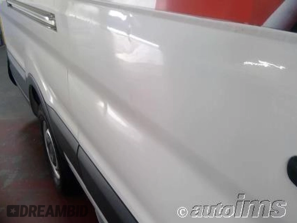 2019 Ford Transit z VIN 1FTBW3XM3KKA14967, wystawiony jako IAAI lot #42375484 z przebiegiem 112 103 mil mil oraz . Historia ofert i sprzedaży dostępna na DreamBid. Obrazek 18.