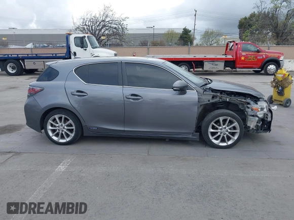 2013 Lexus CT 200h z VIN JTHKD5BH5D2172224, wystawiony jako IAAI lot #41910672 z przebiegiem 160 411 mil mil oraz . Historia ofert i sprzedaży dostępna na DreamBid. Obrazek 13.