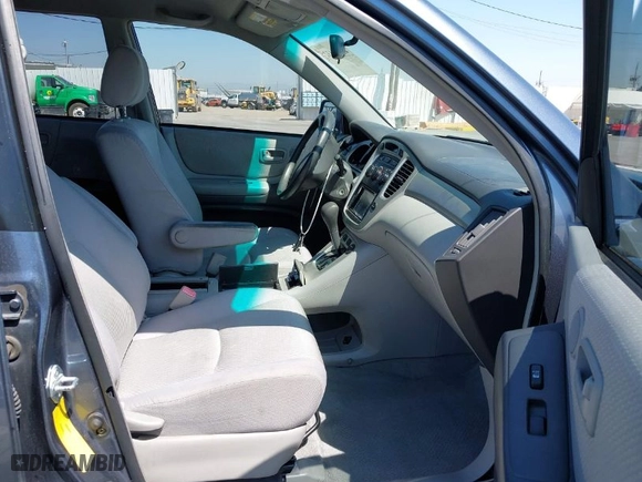 2005 Toyota Highlander with VIN JTEGP21A350050178, listed as a IAAI auction lot 41968432 with 201,657 mi miles. Bid and sale history available at carsss.com. Image 5.
