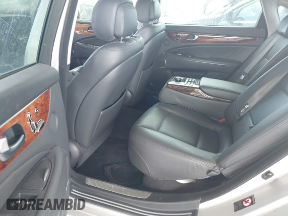 2014 Hyundai Equus Signature with VIN KMHGH4JH4EU073743, listed as a IAAI auction lot 42620941 with Not provided miles and . Bid and sale history available at DreamBid. Image 8.