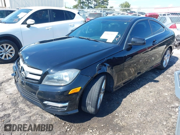 2013 Mercedes-Benz C 250 z VIN WDDGJ4HB7DG012481, wystawiony jako IAAI lot #39663837 z przebiegiem 145 884 mil mil oraz . Historia ofert i sprzedaży dostępna na DreamBid. Obrazek 18.