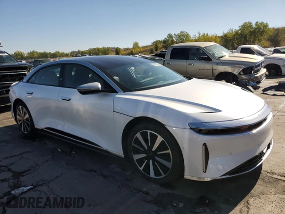 2023 Lucid Air Grand Touring z VIN 50EA1GBA1PA003280, wystawiony jako Copart lot #69447544 z przebiegiem 4282 mil mil oraz Szkody całkowita. Historia ofert i sprzedaży dostępna na DreamBid. Obrazek 4.