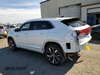 2024 Volkswagen Atlas SEL Premium R-Line z VIN 1V2FE2CA6RC228817, wystawiony jako Copart lot #50627645 z przebiegiem 5 146 mil mil oraz Szkoda całkowita • Salvage title. Historia ofert i sprzedaży dostępna na DreamBid. Obrazek 2.