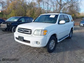 2002 Toyota Sequoia Limited with VIN 5TDBT48A52S070095, listed as a IAAI auction lot 40798627 with 284,290 mi miles. Bid and sale history available at carsss.com. Image 2.