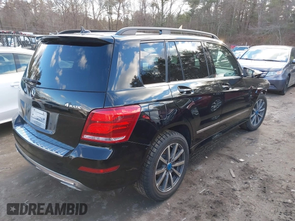2015 Mercedes-Benz GLK with VIN WDCGG8JB2FG424783, listed as a IAAI auction lot 41752844 with 110,075 mi miles. Bid and sale history available at carsss.com. Image 4.