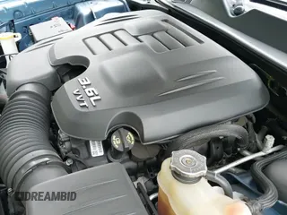 2021 Dodge Challenger SXT z VIN 2C3CDZAG2MH520899, wystawiony jako IAAI lot #43249657 z przebiegiem 64 330 mil mil oraz . Historia ofert i sprzedaży dostępna na DreamBid. Obrazek 20.