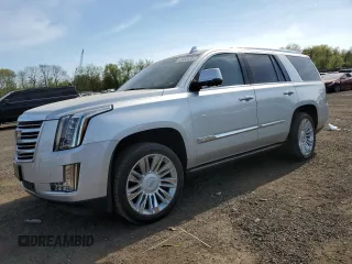 2015 Cadillac Escalade Platinum z VIN 1GYS4PKJ7FR724309, wystawiony jako Copart lot #55480455 z przebiegiem 72 564 mil mil oraz Szkoda całkowita • Salvage title. Historia ofert i sprzedaży dostępna na DreamBid. Obrazek 1.
