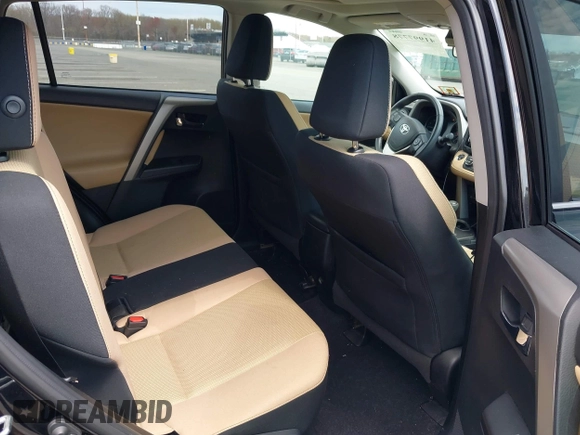 2018 Toyota RAV4 XLE with VIN 2T3RFREV0JW786393, listed as a IAAI auction lot 41997778 with 44,666 mi miles. Bid and sale history available at carsss.com. Image 8.