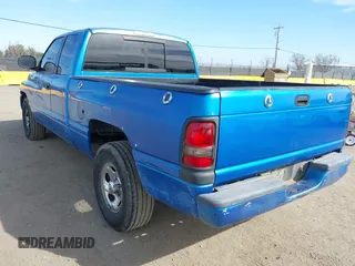 1999 Dodge 1500 z VIN 3B7HC13Z2XG197088, wystawiony jako IAAI lot #41686269 z przebiegiem 210 662 mil mil oraz . Historia ofert i sprzedaży dostępna na DreamBid. Obrazek 3.